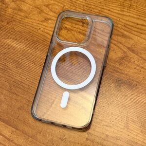 Clear Protective Phone Case with MagSafe Compatibility. iPhone 14 Pro.